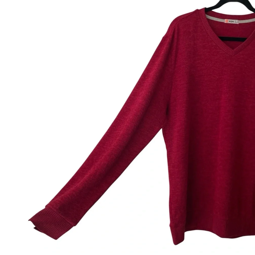 Men’s Red V-Neck Sweater Size XL Transitional Outdoor Casual Cozy Preppy Y2K‎